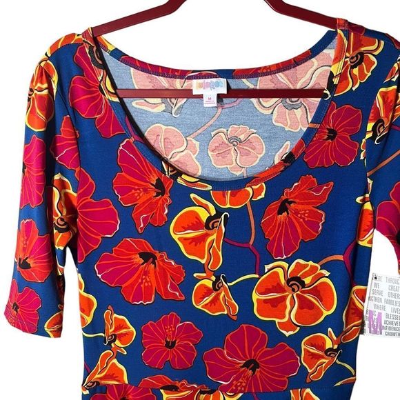 Lularoe Fit and Flare Colorful Dress Royal Blue and Red Hibiscus Sz M. Scoopneck - Picture 3 of 5